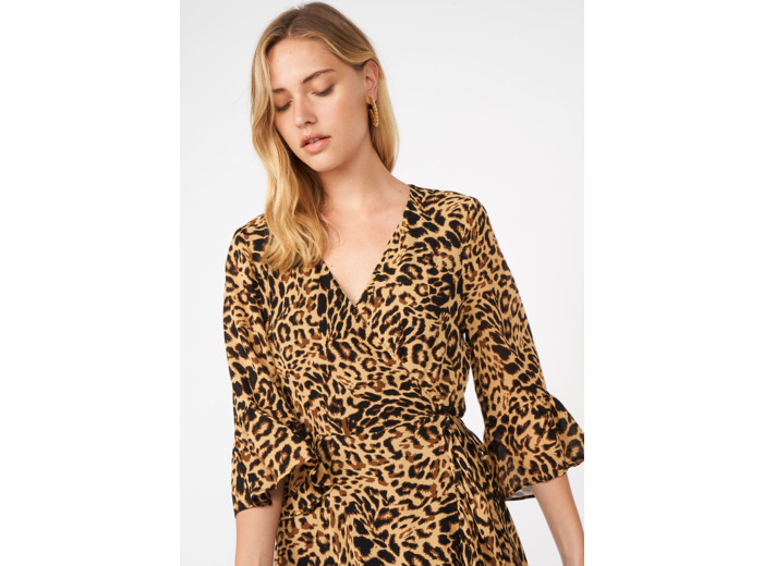 Robe courte cache-coeur à manches 3/4