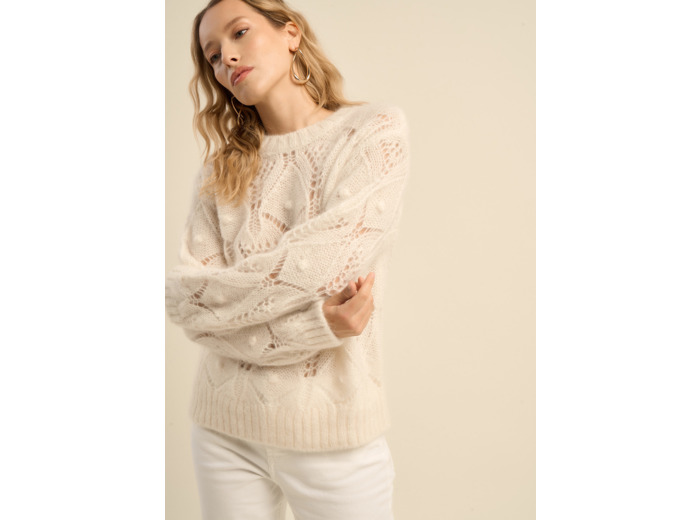 Pull col rond et tricotage fantaisie