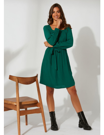 Robe courte ceinturée
